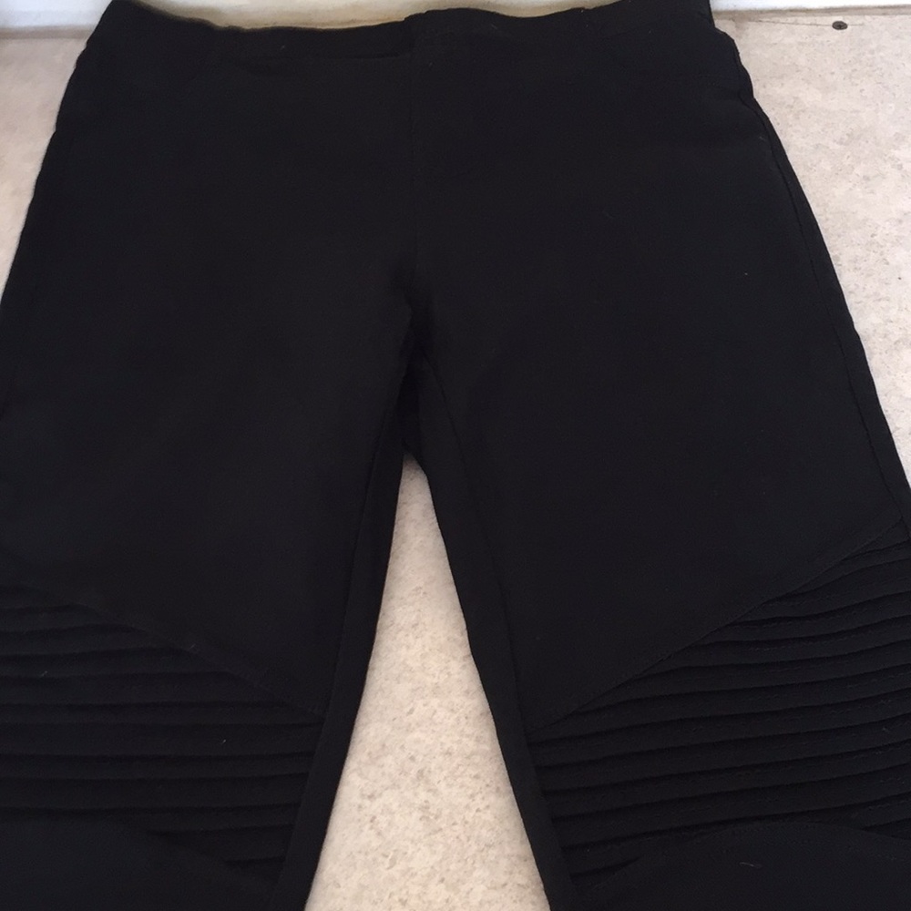Moto black stretch pant. Love them nwt.  Size l/xl
